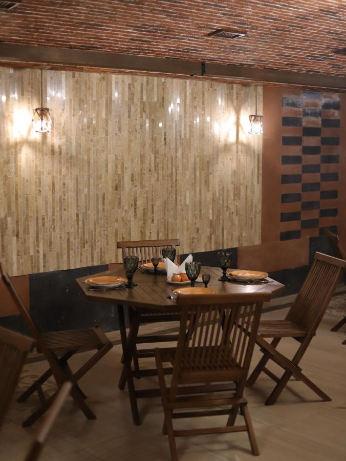 Lime Hotel & Restaurant Complex Gyumri Esterno foto A restaurant in the resort