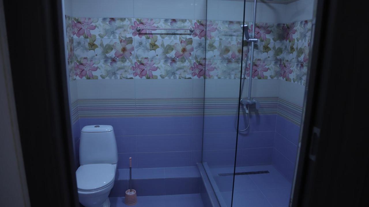 Lime Hotel & Restaurant Complex Gyumri Esterno foto A shower cubicle